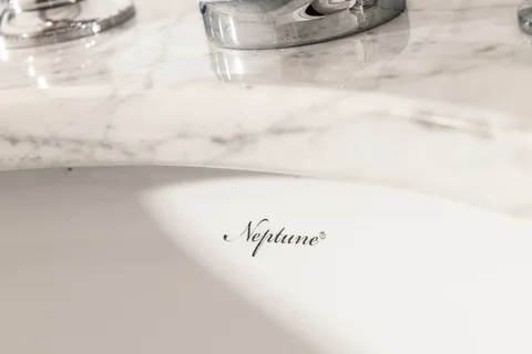 Detail of the white bathtub in Lakeview Farmhouse